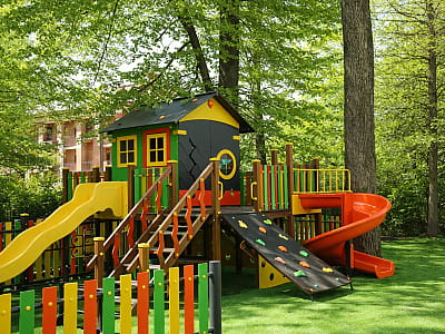 дитячий майдансик в заміському комплексі ARDEN PALACE Medical Resort & SPA в селищі Сатанів Хмельницької області