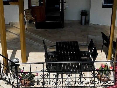IN HOTEL у Кам’янці-Подільському — затишний комплекс із басейнами, СПА, ресторанами та комфортними номерами для спокійного відпочинку.