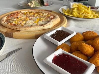 страви в ресторані заміського комплексу IN HOTEL в місті Кам'янець-Подільський