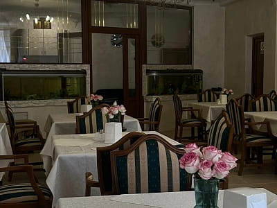 ресторан в заміському комплексі IN HOTEL в місті Кам'янець-Подільський