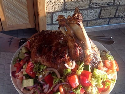 кафе-бар в заміському комплексі «Rancho»в селі Лісові Гринівці біля міста Хмельницький