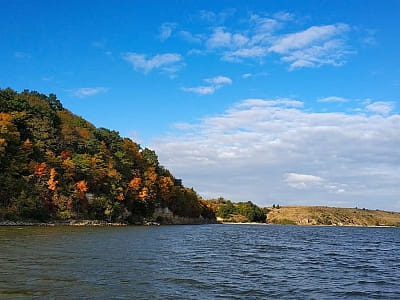 річка Дністер поруч із заміським комплексом «Воллен» 