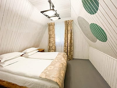 готельні номери в заміському комплексі «Ягода-Малина» в селі Головчинці Хмельницької області