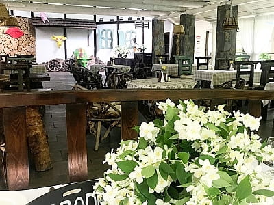 Казковий ресторан «Лісова Фея» в заміському комплексі «Ягода-Малина» в селі Головчинці Хмельницької області