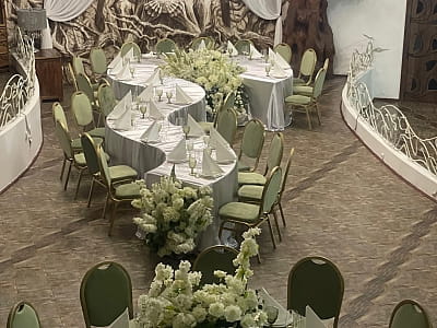 Казковий ресторан «Лісова Фея» в заміському комплексі «Ягода-Малина» в селі Головчинці Хмельницької області