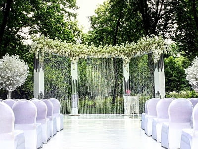 Урочисті весільні церемонії в заміському комплексі «Ягода-Малина» в селі Головчинці Хмельницької області