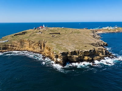 Острів Зміїний — легендарний форпост України у Чорному морі