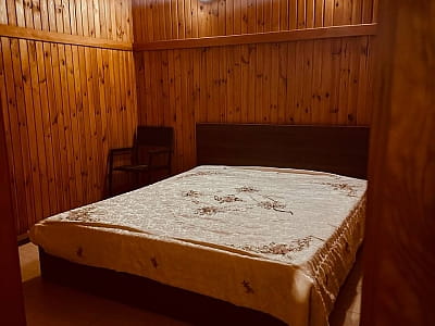 зона відпочинку маленької лазні на дровах (до 8 осіб) в заміському комплексі Райський Дворик в селі Погреби біля Києва