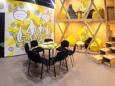 Відвідайте музей у темряві «Третя після опівночі» в Києві: екскурсії без світла, незрячі гіди, інтерактивні локації та незабутні емоції.