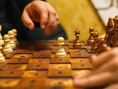 Музей у темряві «Третя після опівночі» у Львові — унікальна екскурсія без світла з незрячими гідами. Новий досвід, квести та побачення.