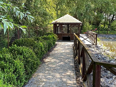 альтанки в заміському комплексі «Зелена Садиба» у селі Давидківці біля міста Хмельницький