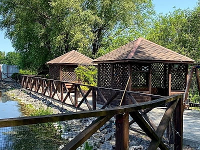 альтанки в заміському комплексі «Зелена Садиба» у селі Давидківці біля міста Хмельницький