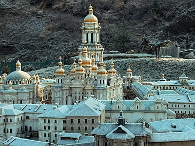 Києво-Печерська лавра у парку-музеї «Велична Україна» у селі Поляниця неподалік від Буковеля