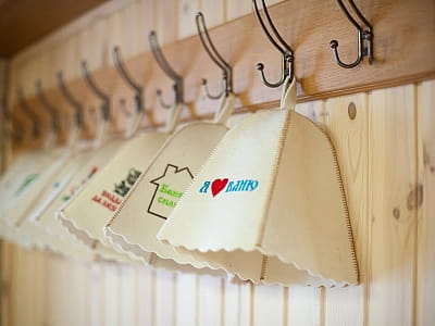 зона відпочинку лазні в розважально-готельному комплексі «Чорна Гора» в місті Виноградів Закарпатської області 