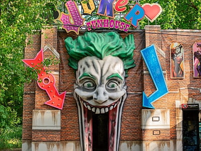 Квест кімната Joker Fun House в парку DINO PARK у Київському Гідропарку