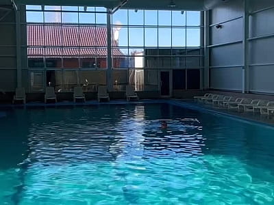 великий критий басейн в заміському комплексі Gr-Club Resort в Житомирі