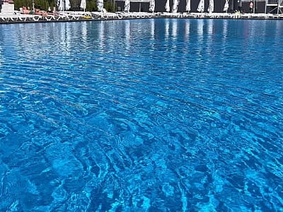Найбільший відкритий басейн міста - Aqua Holiday в заміському комплексі Gr-Club Resort в Житомирі