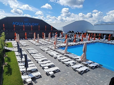 Найбільший відкритий басейн міста - Aqua Holiday в заміському комплексі Gr-Club Resort в Житомирі
