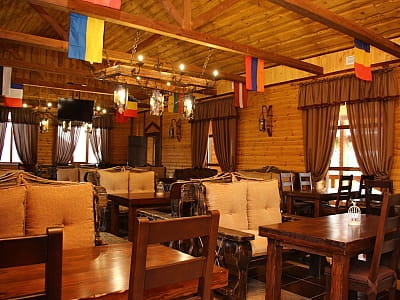 Ресторан "Золоте Руно" в заміському комплексі Gr-Club Resort в Житомирі
