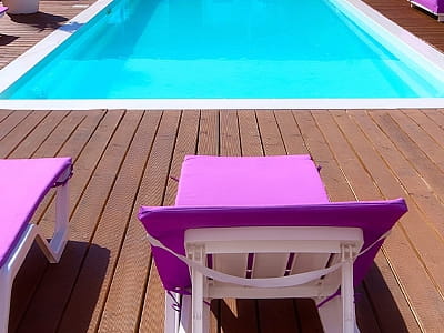 відкритий басейн в пляжному комплексі із басейнами Sungrilla Secret Beach в Києві