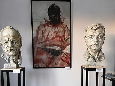 Музей-садиба Івана Самотоса в селі Устя розповідає про життя скульптора, його творчість, родину та зберігає автентичну атмосферу оселі митця.