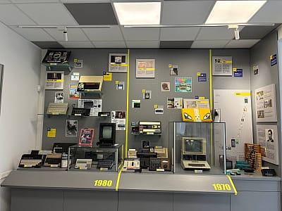 експозиція в Software & Computer Museum у Харкові розповідає історію комп’ютерів і програмного забезпечення. Ретро-ПК, консолі, гаджети та робот Jibo.