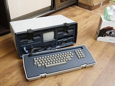експозиція в Software & Computer Museum у Харкові розповідає історію комп’ютерів і програмного забезпечення. Ретро-ПК, консолі, гаджети та робот Jibo.