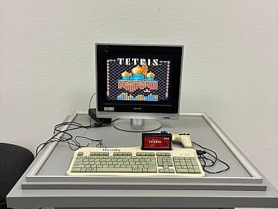 експозиція в Software & Computer Museum у Харкові розповідає історію комп’ютерів і програмного забезпечення. Ретро-ПК, консолі, гаджети та робот Jibo.