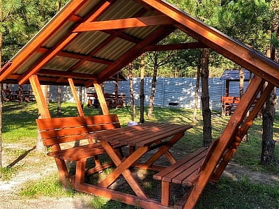 альтанки в заміському комплексі Zanzibar.Rivne у селі Корчин Рівненської області
