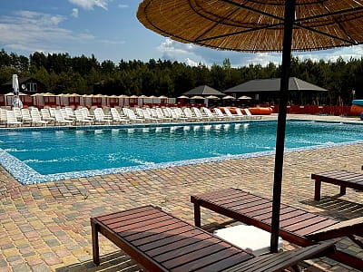 Літній-відкритий басейн в заміському комплексі Zanzibar.Rivne у селі Корчин Рівненської області