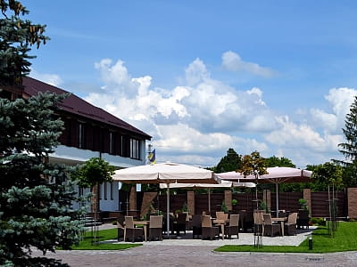 Boremel Hills у Боремелі — заміський комплекс із готелем, SPA-центром, басейнами, банями, чанами, рестораном і караоке для відпочинку та святкувань.