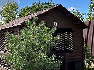 альтанки в заміському відпочинково-розважальному комплексі Boremel Hills у селі Боремель Рівненської області, неподалік Хрінницького водосховища.