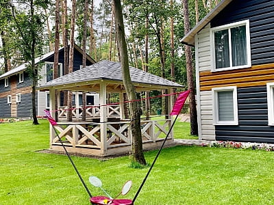 двоповерхові котеджі та апартаменти в заміському комплексі Dacha у селі Сокирна Черкаської області