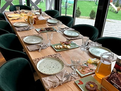 ресторан в заміському комплексі Dacha у селі Сокирна Черкаської області