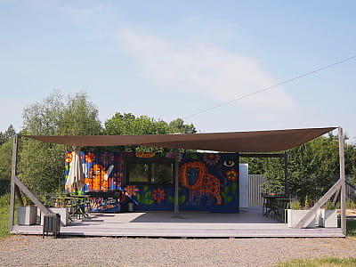 кафе в заміському комплексі DALI SPACE у селі Коленцівське Київської області