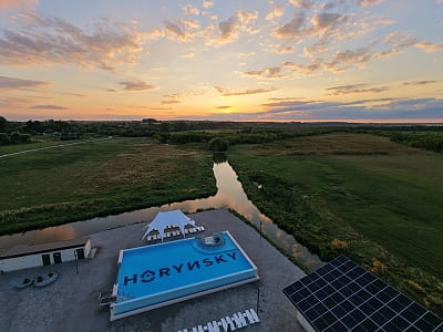 літній-відкритий басейн в заміському комплексі «Горинський» в селі Рясники Рівненської області