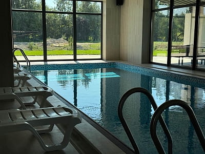 басейн в SPA-зоні заміського комплексу «Горинський» в селі Рясники Рівненської області