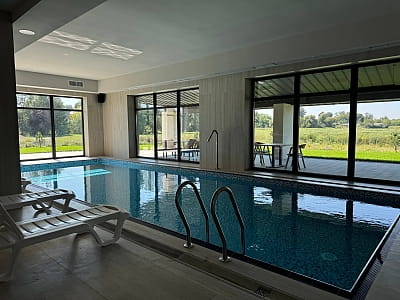 басейн в SPA-зоні заміського комплексу «Горинський» в селі Рясники Рівненської області
