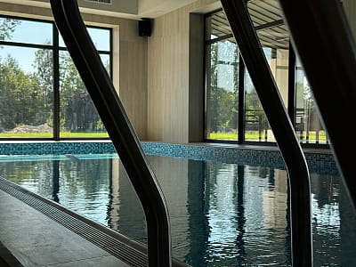 басейн в SPA-зоні заміського комплексу «Горинський» в селі Рясники Рівненської області