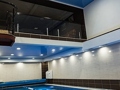 критий басейн SPA-зони в готельно-ресторанному комплексі Maximus на вулиці Електроапаратна у Луцьку