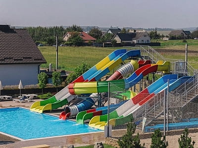 Басейн з гірками в заміському комплексі «Софія» у селі Велика Омеляна поблизу Рівного
