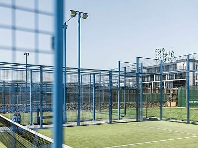 Падел-теніс у заміському комплексі «Софія» у селі Велика Омеляна неподалік від Рівного