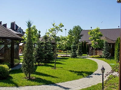 альтанки в готельно-ресторанному комплексі «Zagorod» неподалік від Луцька