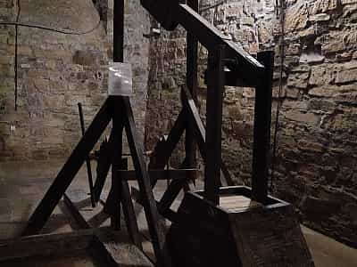 Виставка осадної старовинної зброї в державному історико-архітектурний заповіднику "Хотинська фортеця" 