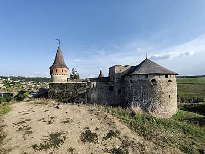 Кам'янець-Подільська фортеця є одним із Семи чудес України та ретельно оберігається.