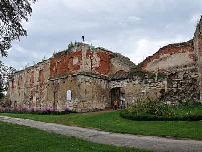 Бережанський замок - старовинна пам'ятка архітектури, яка потребує реставрації. На сьогоднішній день, стародавнє укріплення, як і раніше, приваблює туристів, а вид замку надає йому певного шарму.