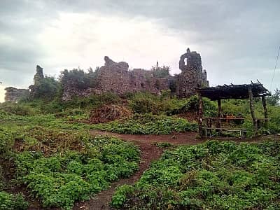 Хустський замок у Закарпатській області.