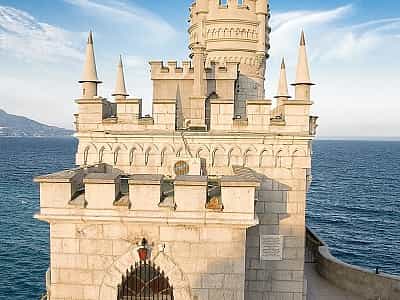 «Ластівчине гніздо» - знаменитий замок біля Ялти. Відгуки відвідувачів.