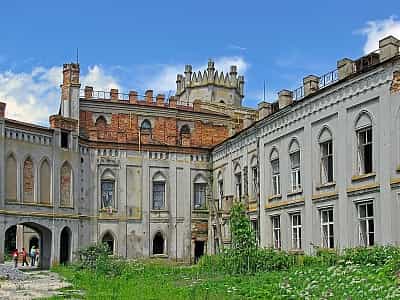 Палац українського цукрозаводчика Терещенка знаходиться недалеко від Києва, на Житомирщині. Воно оформлене у стилі неоготика і є важливим пам'ятником архітектури 19 століття.