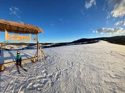  Курорт Бескид ідеально підходить для новачків, тим, хто робить перші кроки на шляху до підкорення гірськолижного спорту. 